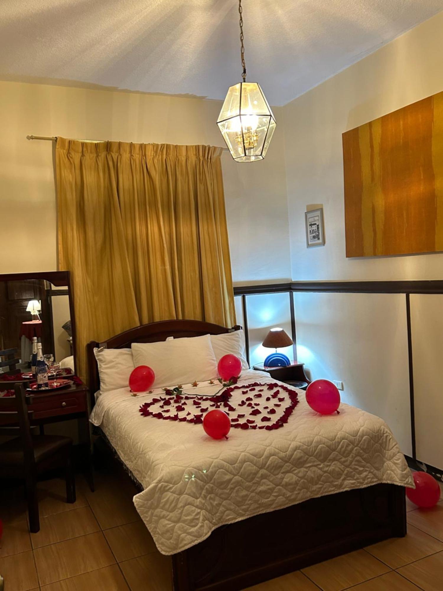 Hostal Casa Franciscana キト エクステリア 写真